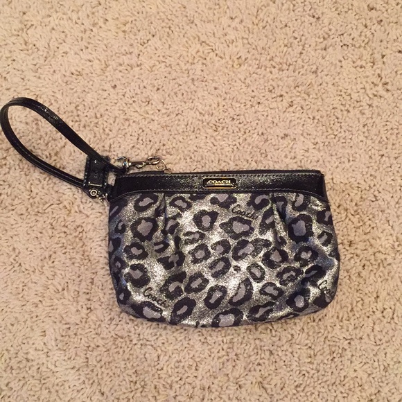 Coach Handbags - Coach wristlet